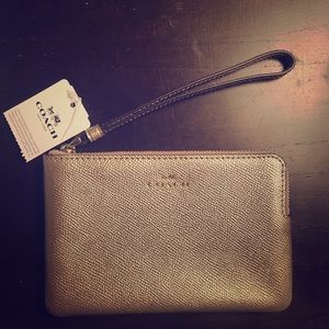 NWT ✨ Coach Metallic Wristlet